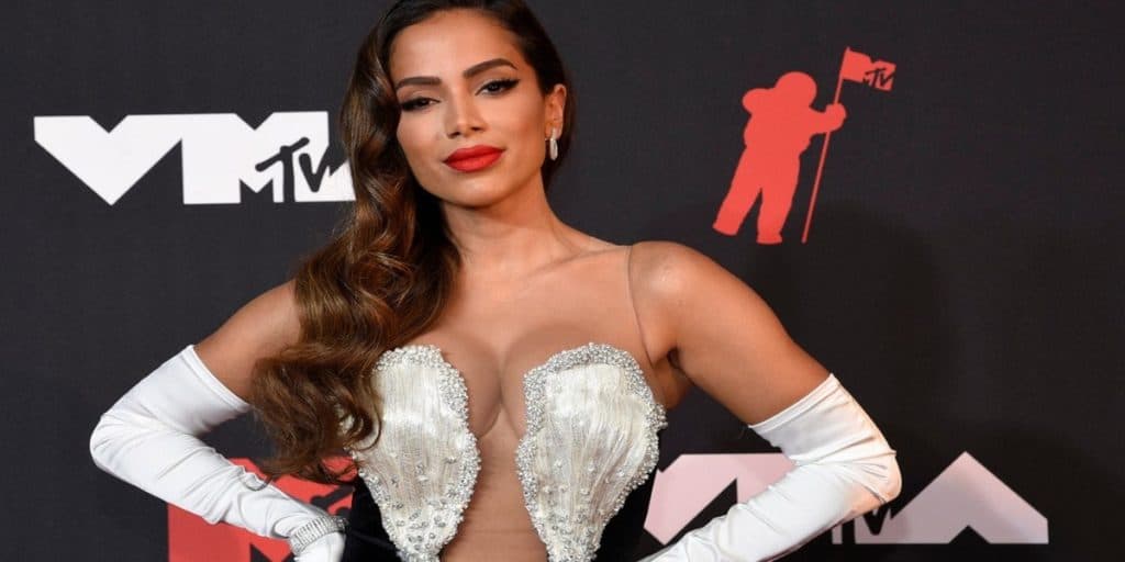 Anitta e Deborah Secco são escaladas e gravam participação em novo quadro do Domingão com Huck na Globo