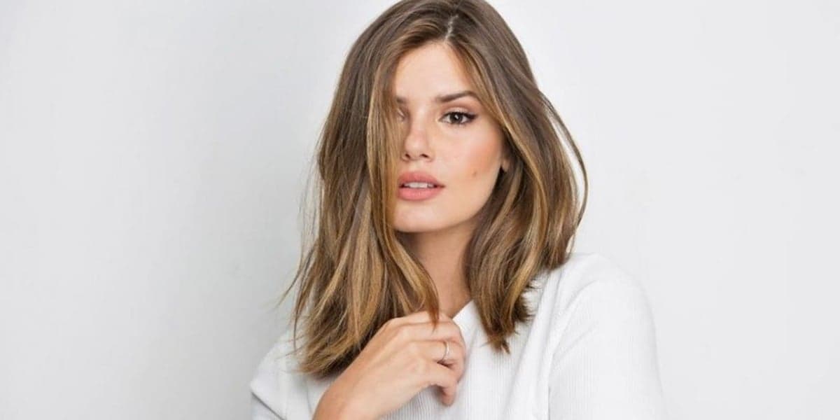 Camila Queiroz estará na estreia de Faustão na Globo (Foto: reprodução) 