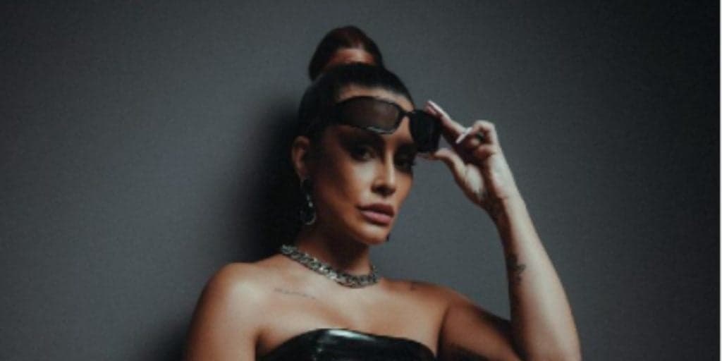 Cleo expõe foto explícita na cama e público fica perplexo com foto sexy: "Ninguém esperava"