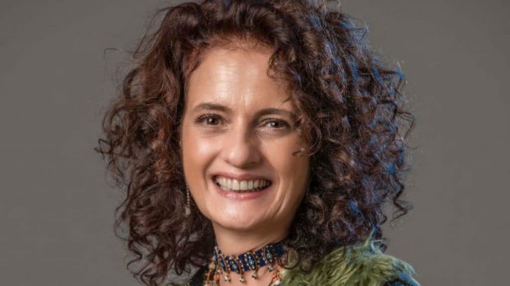 Denise Fraga revela sobre os 26 anos longe das novelas e dá esperança aos fãs: “É questão de combinar”