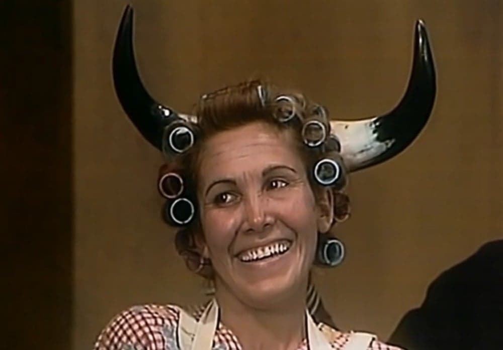 Professor Girafales e Dona Florinda terem sido amantes não passa de fofocas da gentalha. Vem saber a verdade!