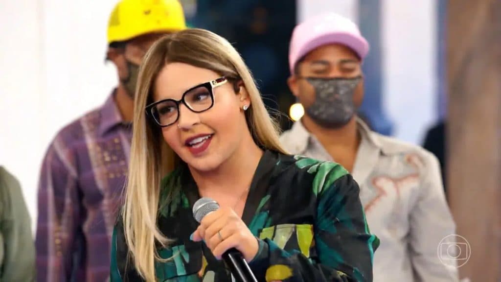 Gloria Groove emociona público e jurados ao homenagear Marília Mendonça no Show dos Famosos do Domingão