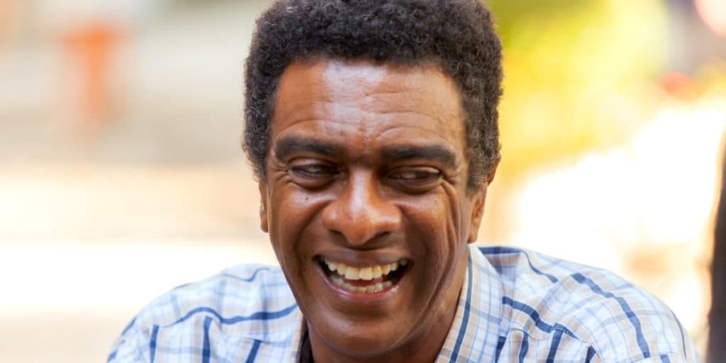 Helio de La Peña leva enorme susto no mar e fica cara a cara com tubarão: "Faminto''
