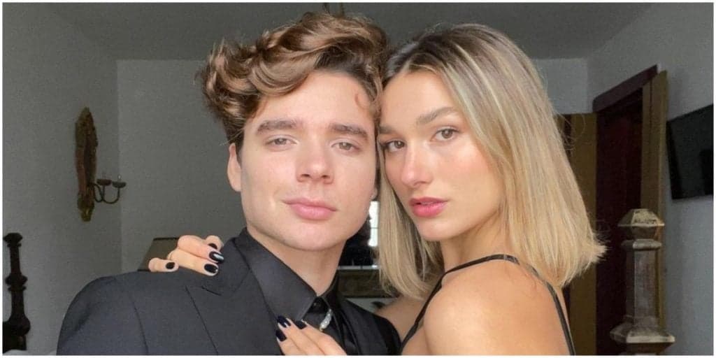 Marido de Sasha surge com mão na barriga da famosa e anúncio de gravidez é feito