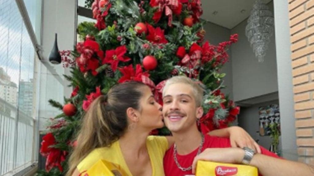 João Guilherme se surpreende com presente inusitado de Natal e explica aos fãs: "Olha essa bacia"
