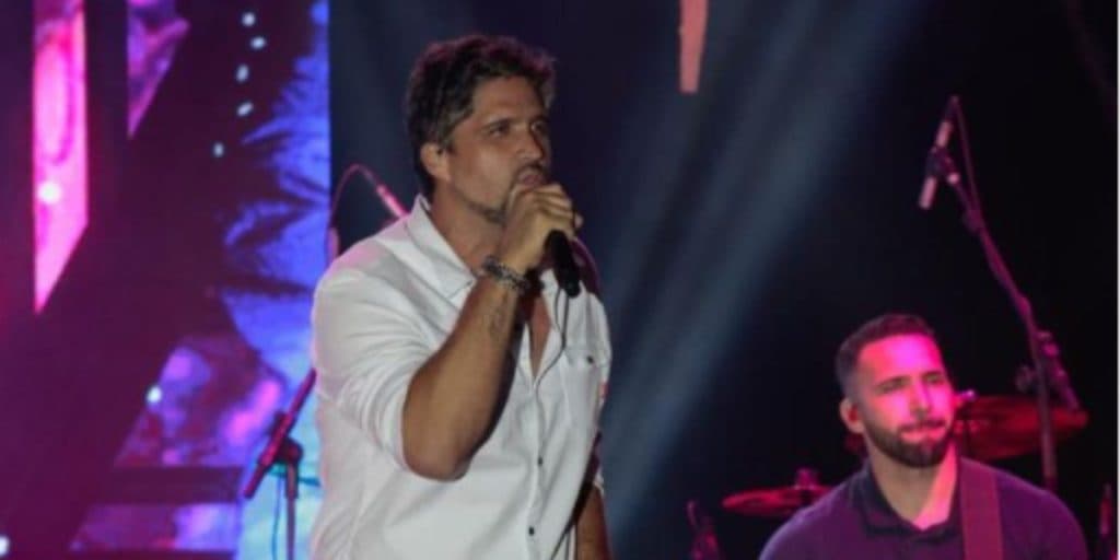 Léo Chaves assume com quem está namorando e público surta com foto: "Ninguém esperava essa"
