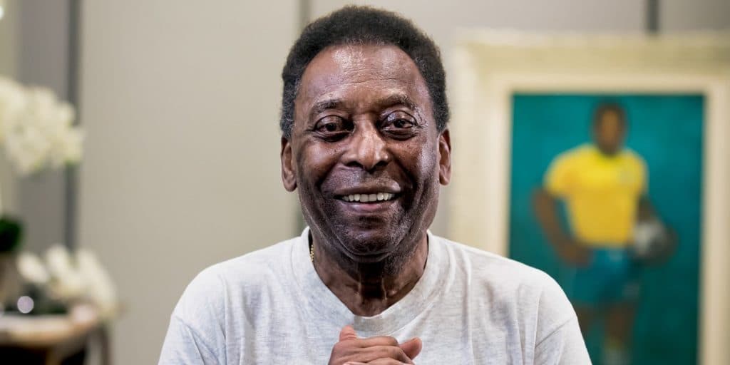 Pelé é internado em estado preocupante com corpo inchado e quimioterapia sem responder mais