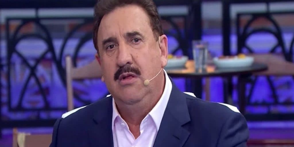 Ratinho se descontrola com famosa, diz que ela deveria ser metralhada e vai pra cima: "Imbecil"