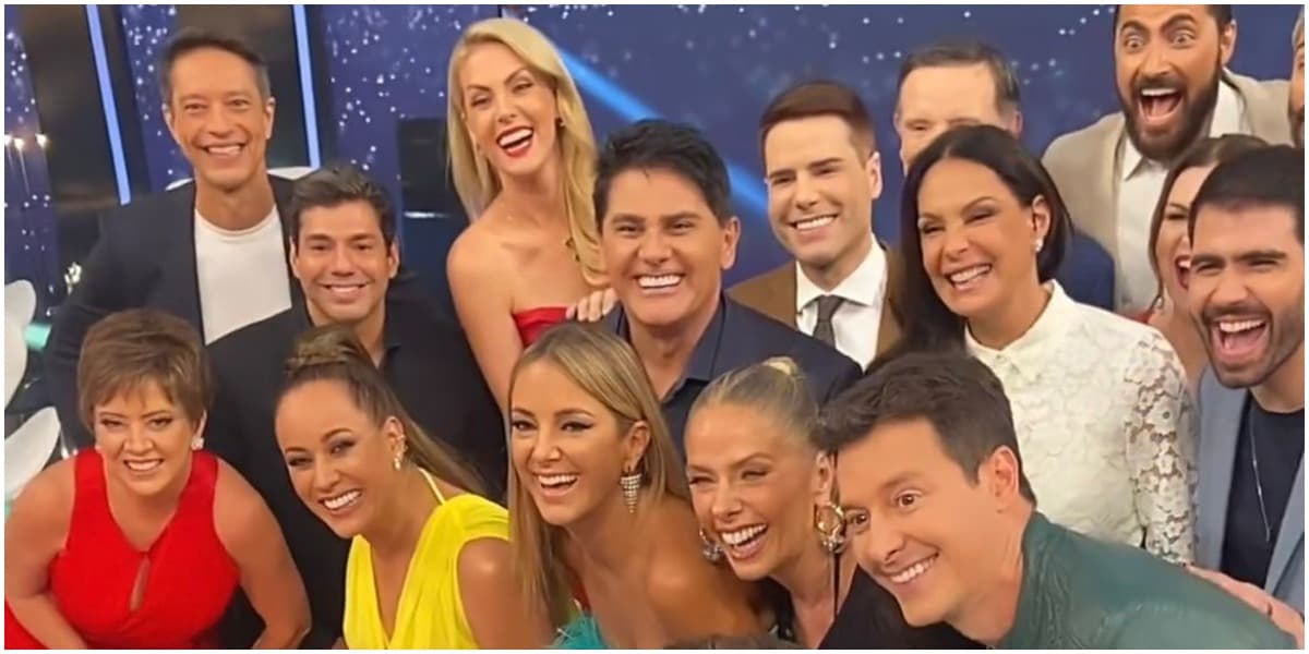 O elenco do família Record teve Ana Hickmann e Adriane Galisteu (Foto: Reprodução) 
