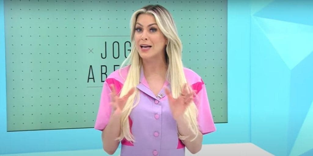 Renata Fan expõe desfecho no Jogo Aberto em textão e reúne comentaristas da Band em anúncio: "Fim"