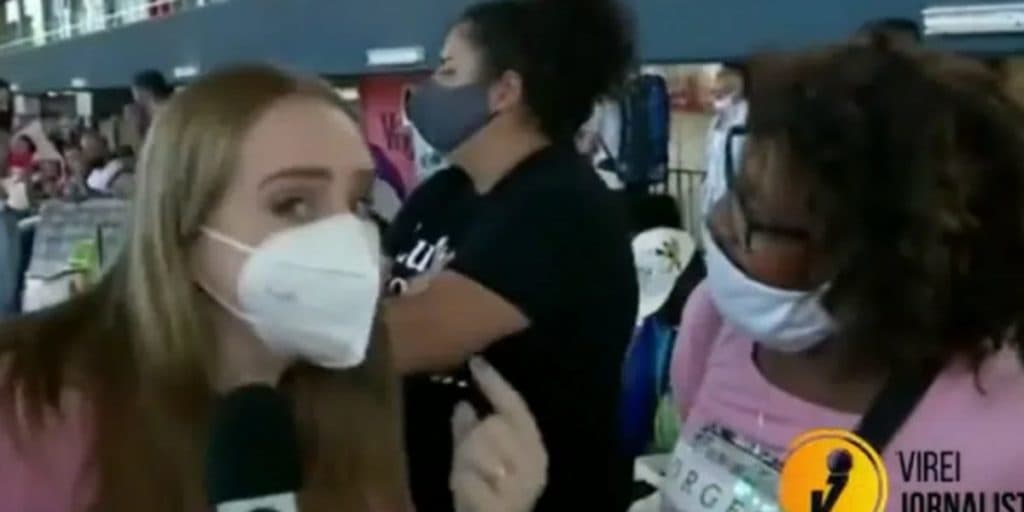 Repórter da Globo é confundida com a da Record e esnobada ao vivo