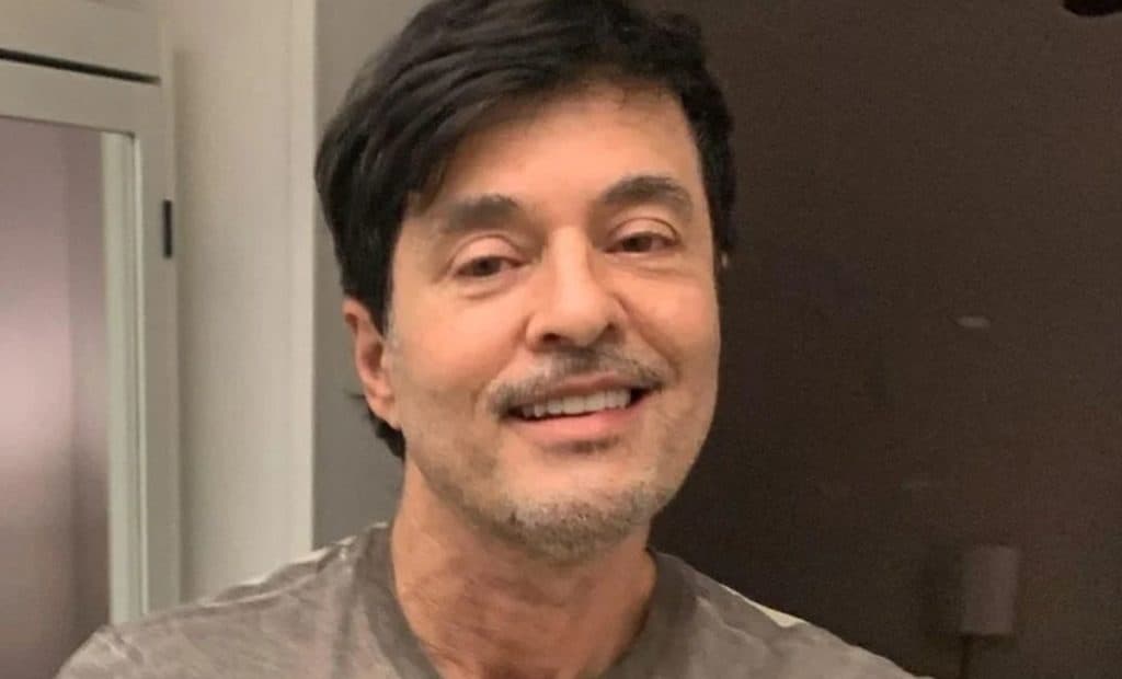 Ex-autor da Record TV denuncia censura no seu sucesso 'Os Mutantes': "Não deixaram beijo gay"