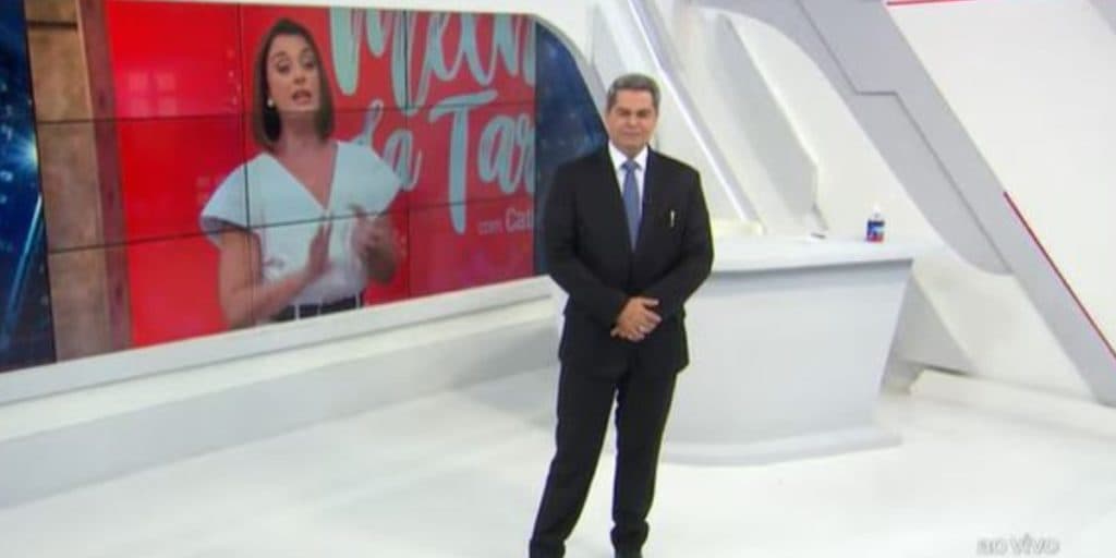 Datena é substituído às pressas por filho, Catia Fonseca entra no ar e recebe dura exigência: "Para mim não"