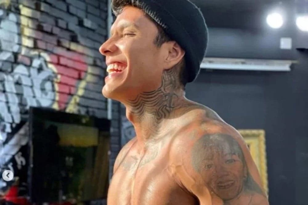 Victor Igoh, ex-noivo de Sthe Matos de A Fazenda 13, revela que avó perguntou no Natal: "Cadê a Namorada?"
