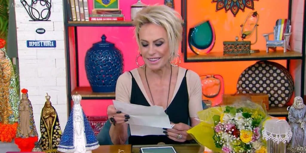 Ana Maria, após separação, recebe flores de ator da Globo, saca carta e expõe sentimentos: "Meu amor"