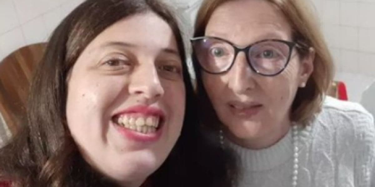 Ana Risadinha está bastante diferente, seis anos após sucesso na TV (Foto: Reprodução)