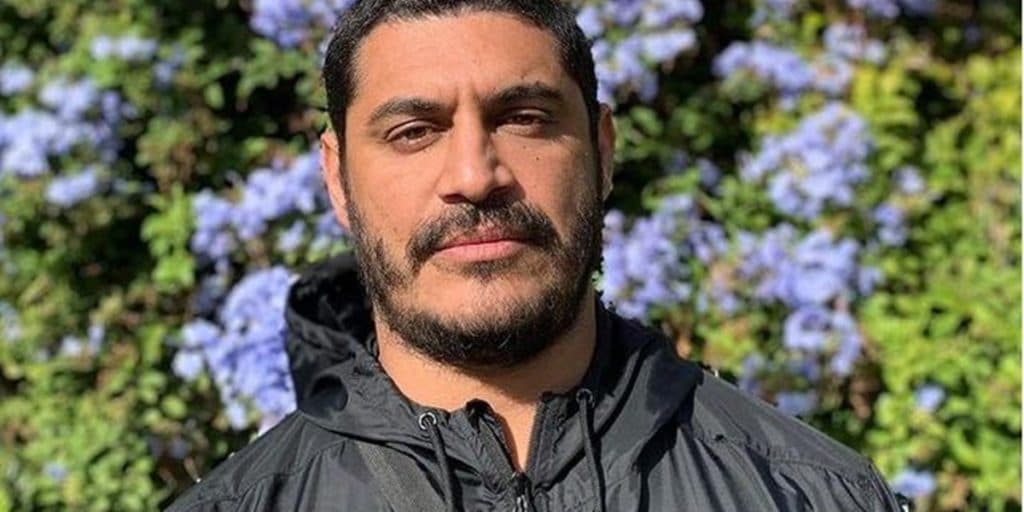 Após ter família devastada pela Covid-19, cantor Criolo faz anuncio chocante aos prantos: "morri também"