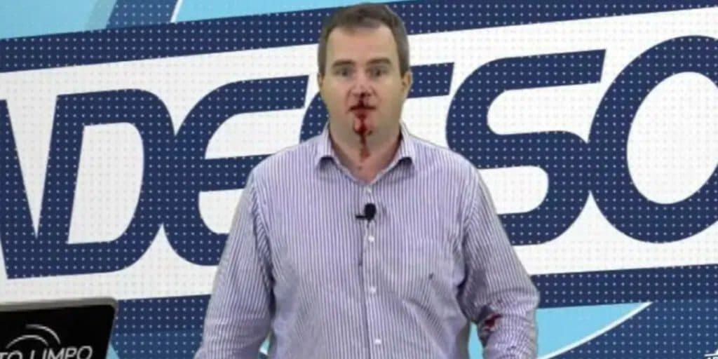 Apresentador é espancado na porta de emissora e entra no ar ensanguentado: "Eu apanhei mesmo"