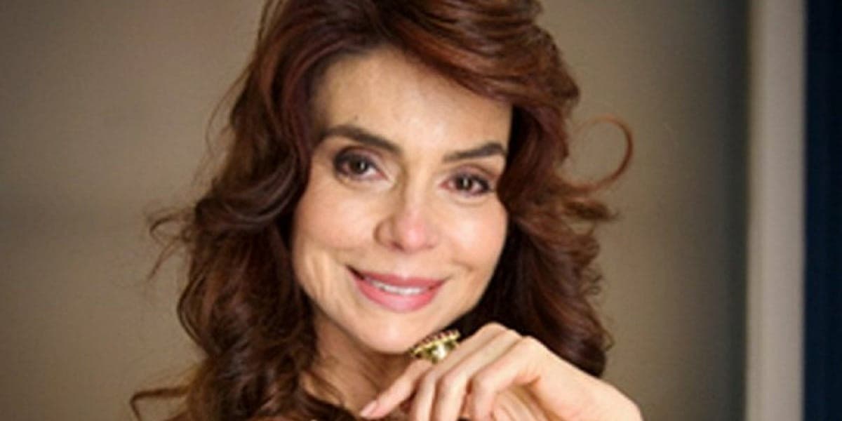 http://tvfoco.uai.com.br/wp-content/uploads/2015/05/Daniela-Mercury.jpg