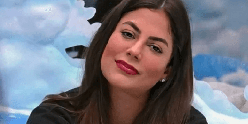Mari Gonzalez fala demais sobre ‘BBB’, recebe ligação da Globo e entra em choque: “Mentira?”