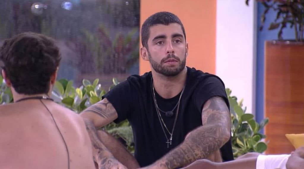 BBB22: Pedro Scooby fala sobre a infância e péssima relação com o pai ausente: "Meu irmão poderia não estar aqui"