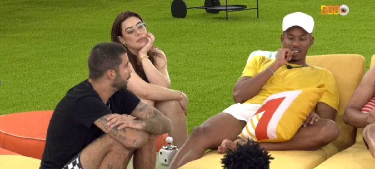Paulo André e Lais ouviram atentamente o desabafo de Scooby (Foto: Reprodução / Globoplay)