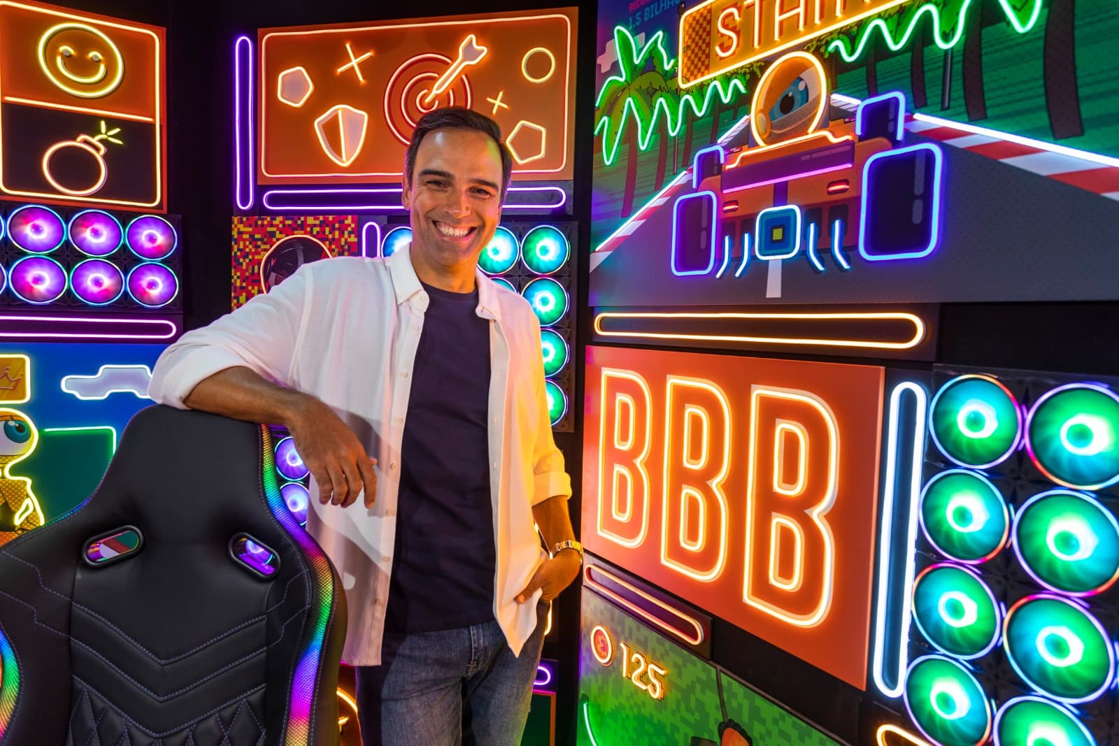  Tadeu fez um tour pelo BBB22 (Foto: Globo / Sergio Zalis)