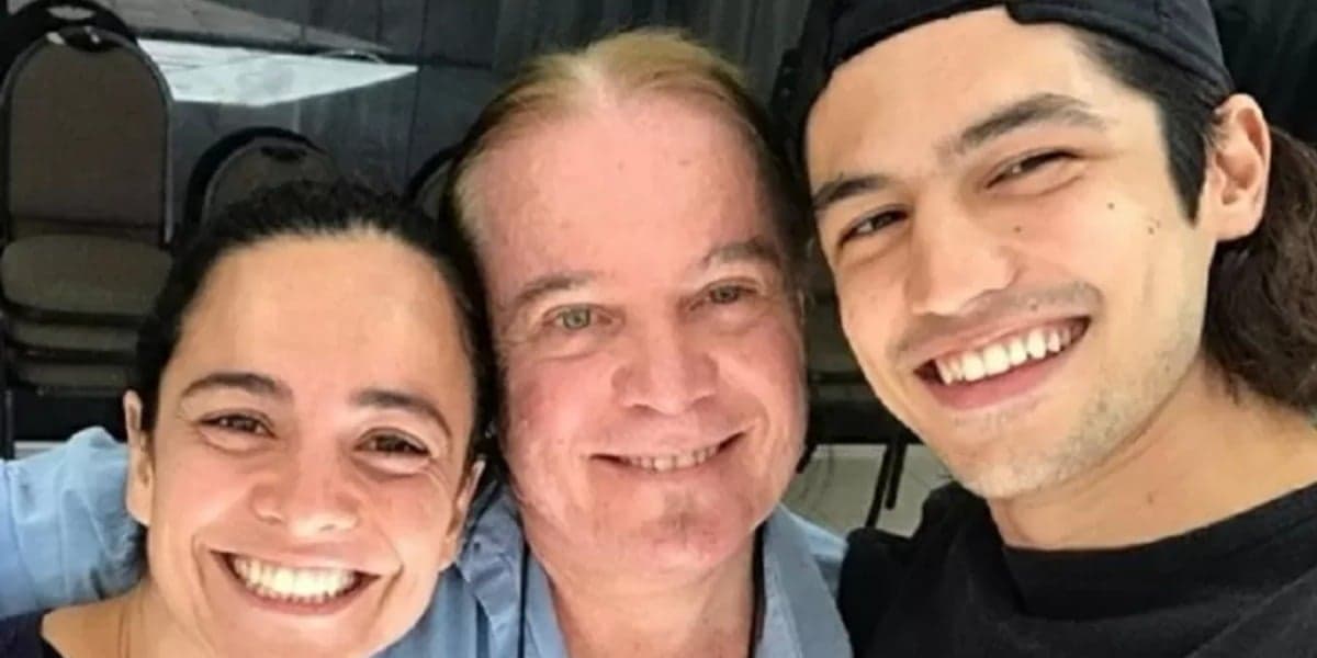 Alice Braga e Gabriel Leone trabalharam com Sergio Penna no filme "Eduardo e Mônica" (Foto: Reprodução/Instagram)