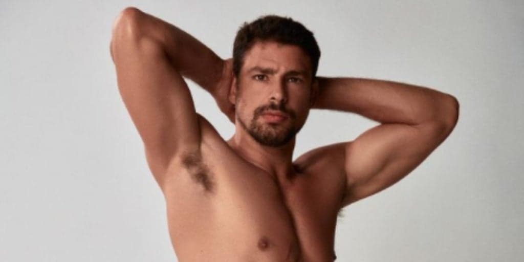 Cauã Reymond tem foto explícita publicada.
