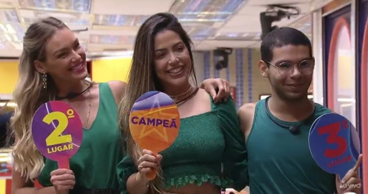 O pódio de Laís foi entre Bárbara e Vyni (Foto: Reprodução / Globoplay)