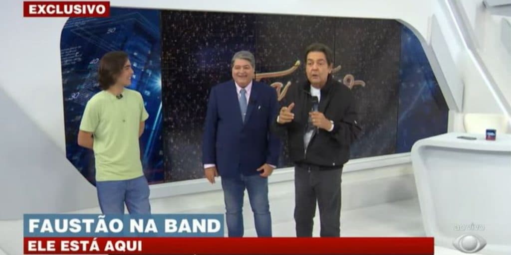 Faustão invade programa de Datena na Band com filho e anuncia ida de dois globais, ao vivo: "Vingança"