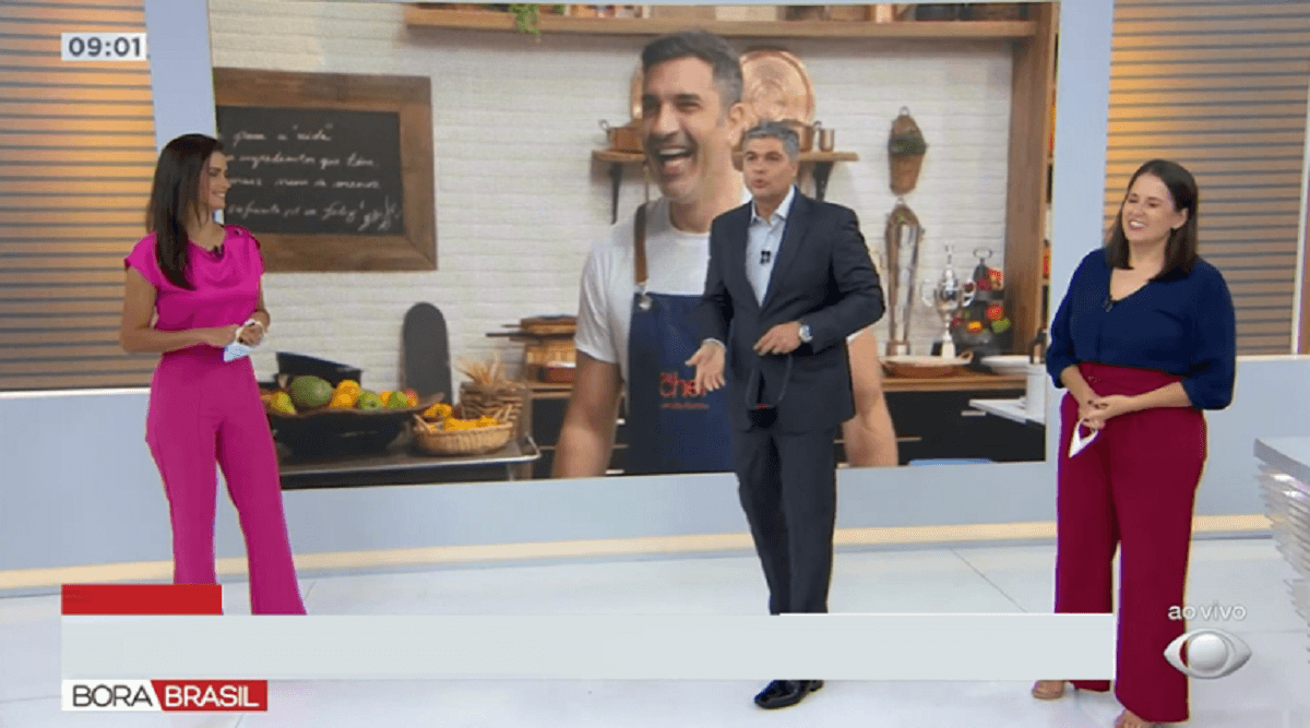 Em link ao vivo com Edu Guedes, Joel Datena pede para colegas se afastarem dele por mau cheiro Em link ao vivo com Edu Guedes, Joel Datena pede para colegas se afastarem dele por mau cheiro