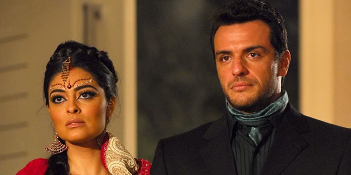 Juliana Paes e Rodrigo Lombardi eram os protagonistas de "Caminho das Índias" (Foto: Divulgação/TV Globo)