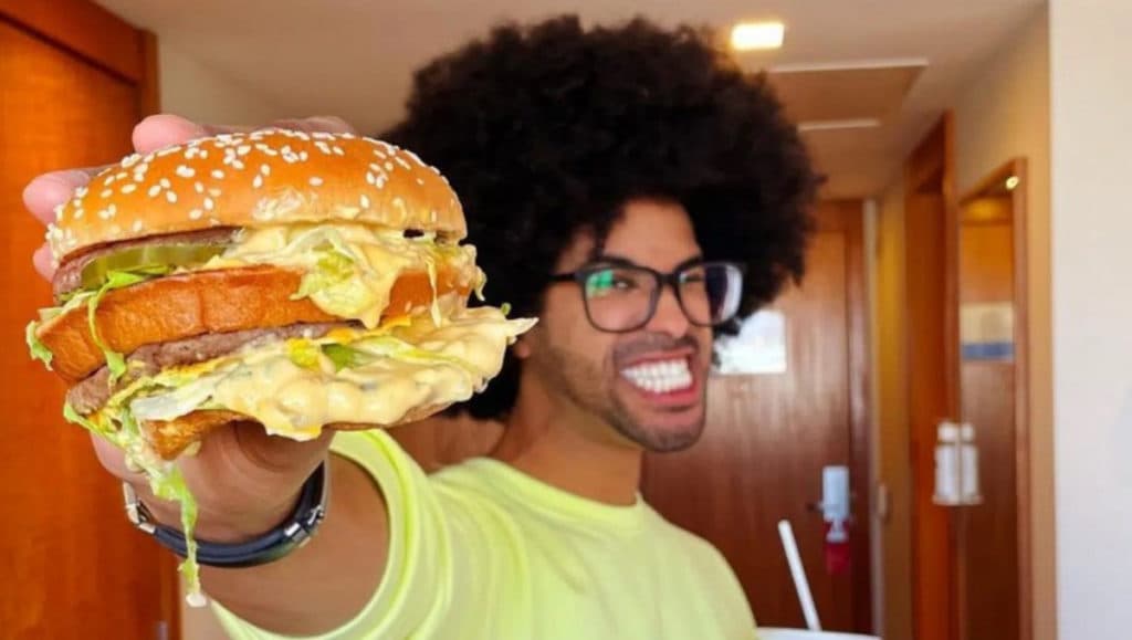 Ficou famoso! Luciano do BBB22, realiza sonho e faz 'publipost' para rede de fast food