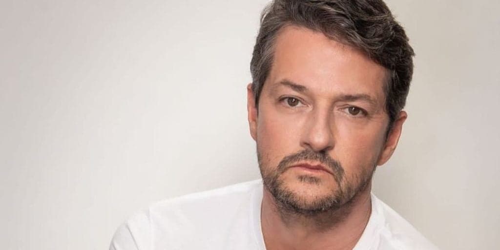 Discreto, Marcelo Serrado assume de vez com quem é casado, após papel gay e desabafo sobre relação aberta
