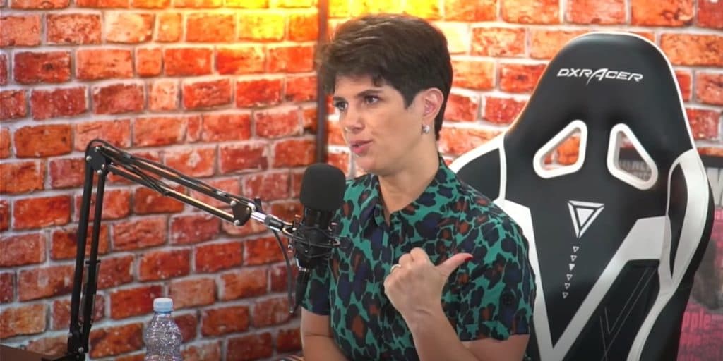 Discreta, Mariana Godoy vive relação com famoso apresentador e assume paixão: "Muito feliz"