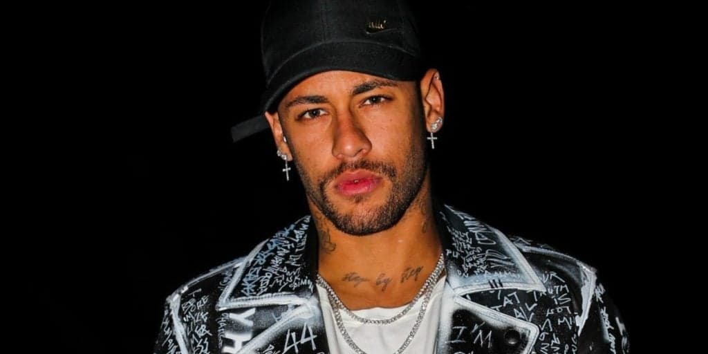 Neymar e Bruna reatam relação, jogador exibe aliança e amigos não escondem o que sentem: "F*deu''