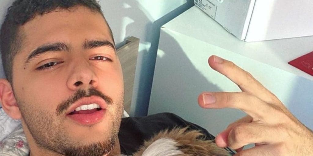 Pedro Sampaio tem nude exposto.