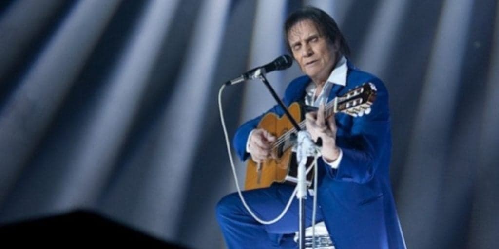 Cantora rejeita romance com Roberto Carlos após descobrir lado oculto do rei: "Depois que eu vi, desisti"