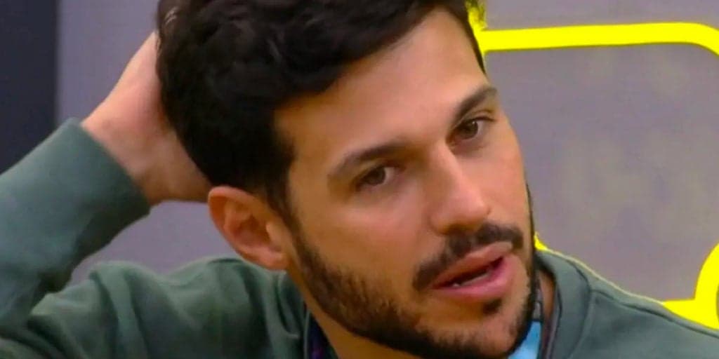 Rodrigo dá vexame, destrói patrocinador da Globo ao vivo e deixa Boninho revoltado: "Leva"