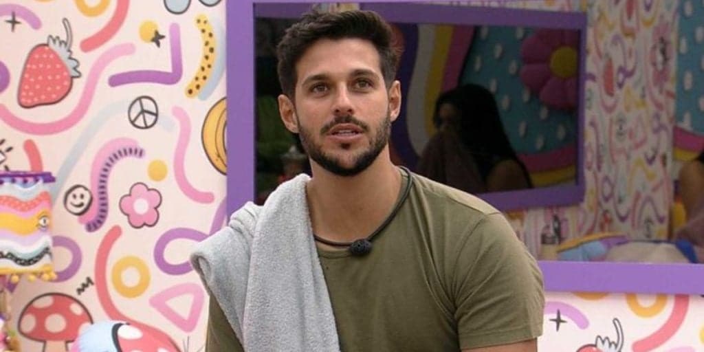 Rodrigo do BBB22 tem vida sexual exposta aqui fora e com quem ele namorava gera choque: "Desconfiava"