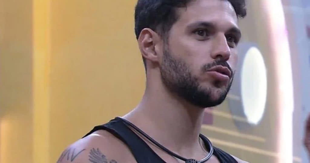 BBB22: Rodrigo, após dá fora em Laís, fala de seu relacionamento fora da casa: "Não aceitou''