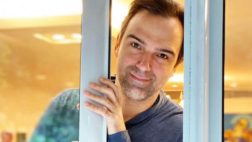 BBB22: Globo pisa firme e coloca Tadeu Schmidt disfarçado dentro da casa com os participantes