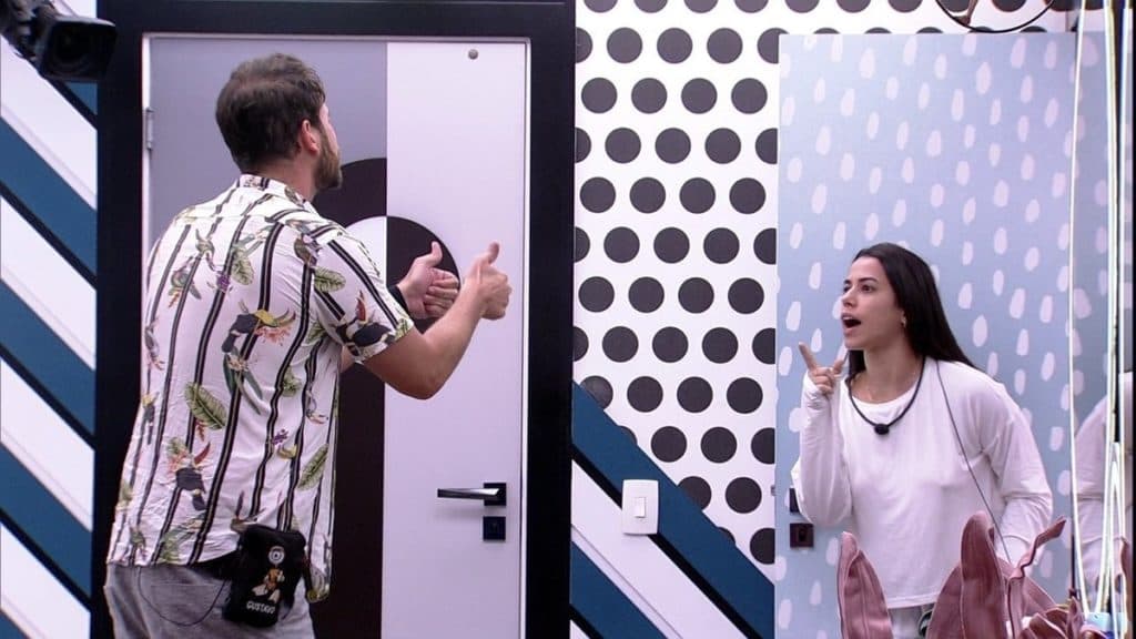 BBB22: Após indireta, Larissa e Gustavo protagonizam barraco após Raio-X: "A carapuça serviu"