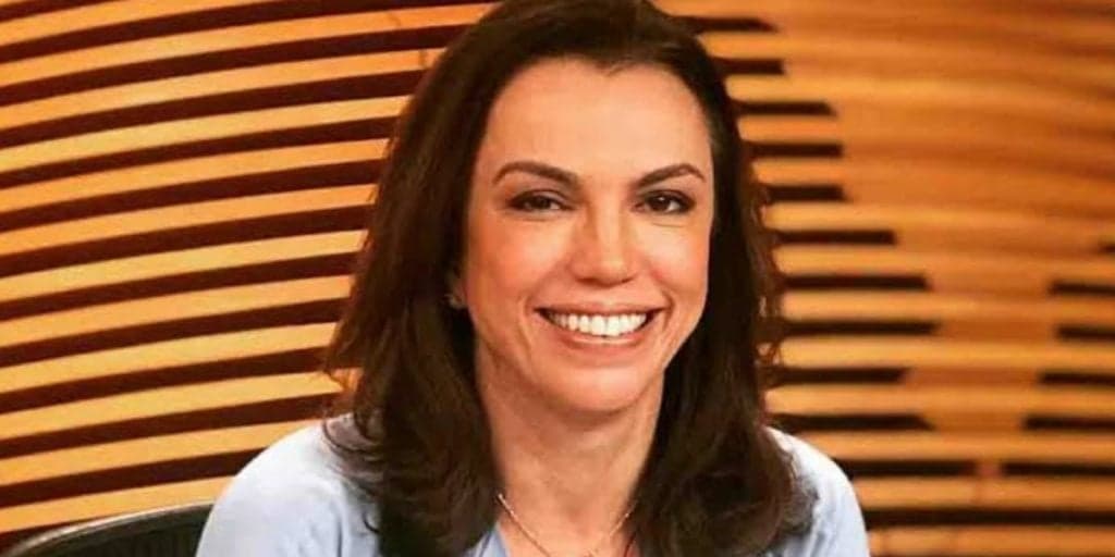 Ana Paula Araújo explode em revelação e assume ao público com quem está namorando: "Não esperava esse casal"