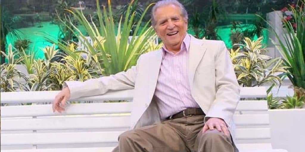 Band se revolta, chama Carlos Alberto de judas e expõe apresentador detonando Silvio: "11 anos sem falar"