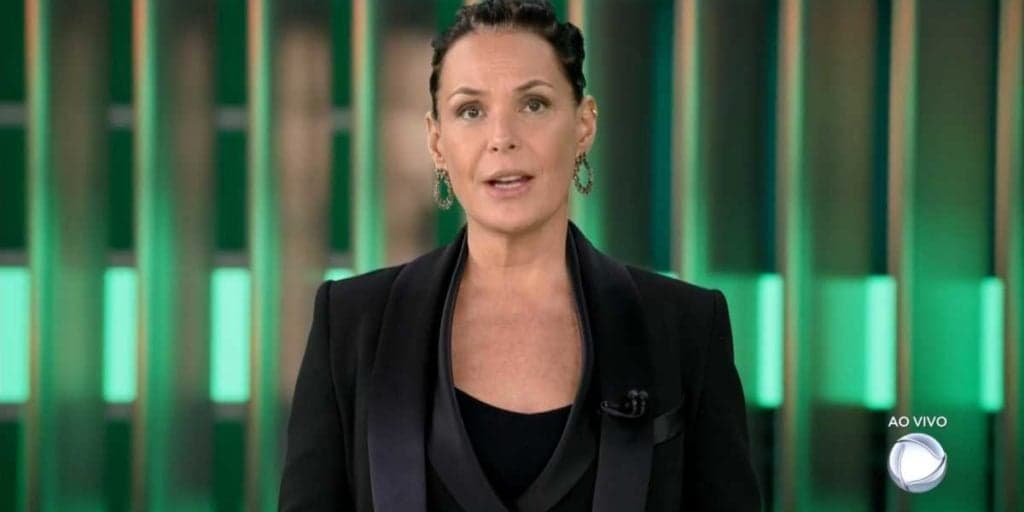 Carolina Ferraz entra às pressas no Domingo Espetacular e confirma o pior com avião de Gusttavo Lima: "Pane''