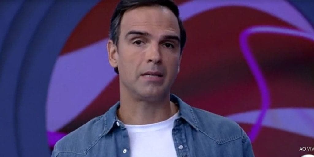 Buscando estratégia para acabar com rival, Globo aposta em Tadeu Schimidt para vencer 'A Fazenda 14'