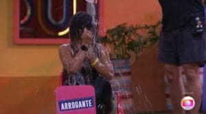 Eliezer escolheu "Arrogante" para Natália (Foto: Reprodução / Globoplay)