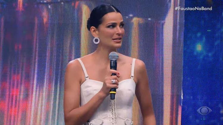 Fernanda Motta abriu o coração no palco de Faustão (Foto: Reprodução)
